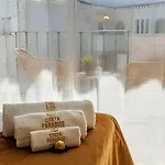 Sunny Sea View With Terrace & Pool 베날마데나코스타